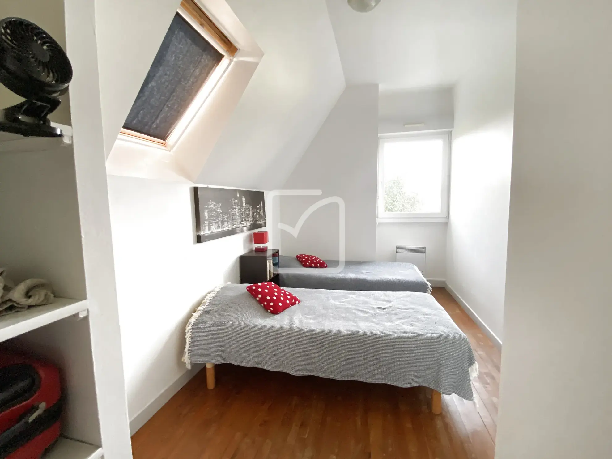 Magnifique ensemble immobilier avec vue imprenable, piscine et chalet à Liourdres 