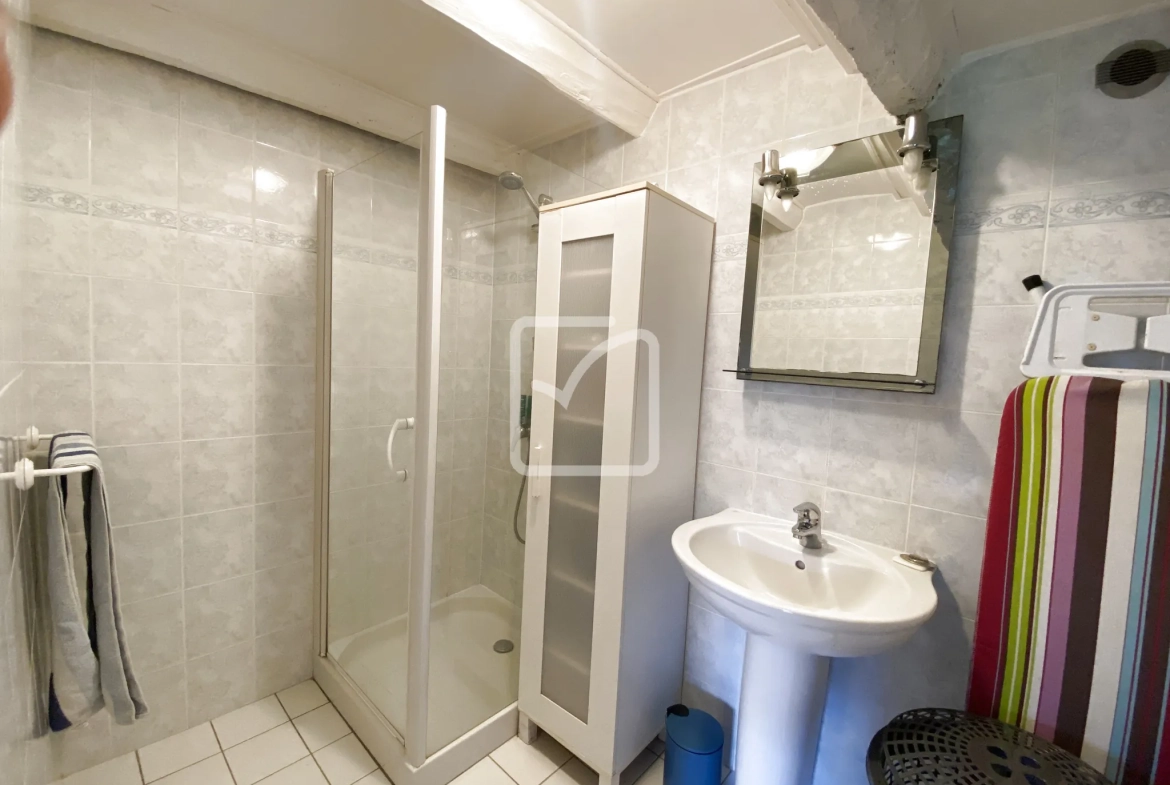 Magnifique ensemble immobilier avec vue imprenable, piscine et chalet à Liourdres 