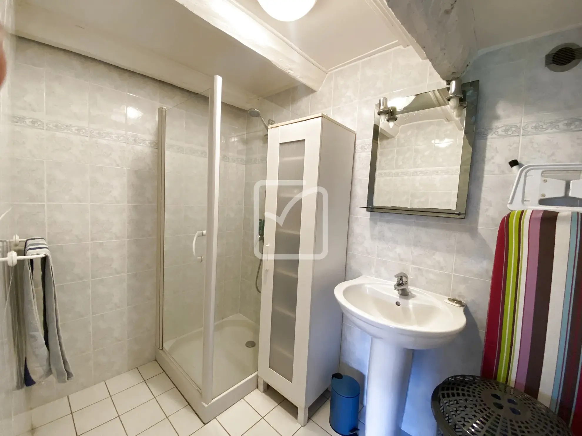 Magnifique ensemble immobilier avec vue imprenable, piscine et chalet à Liourdres 
