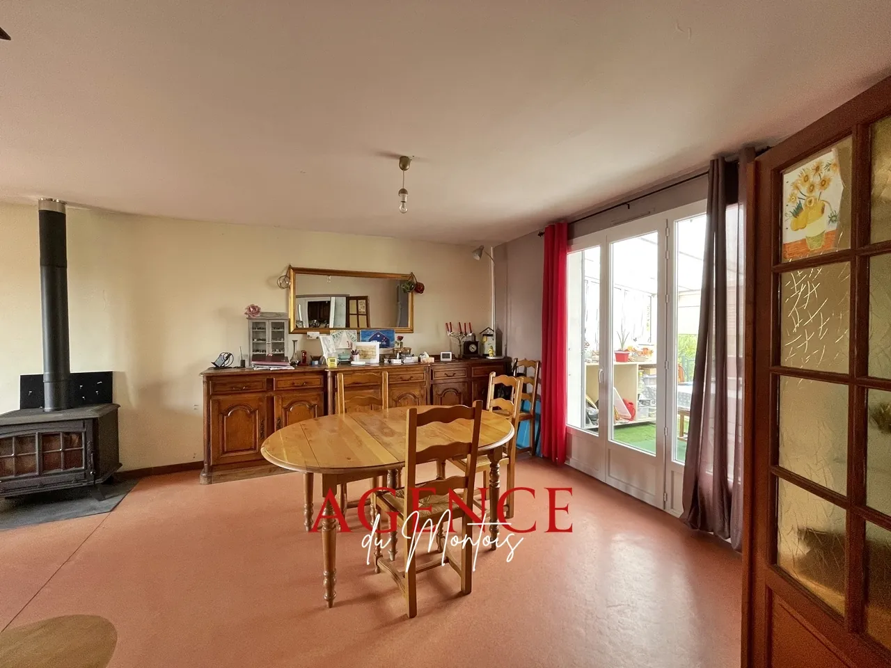 Maison à vendre entre Montereau-sur-Yonne et Bray-sur-Seine, 3 chambres, jardin clos, garage, 1977 