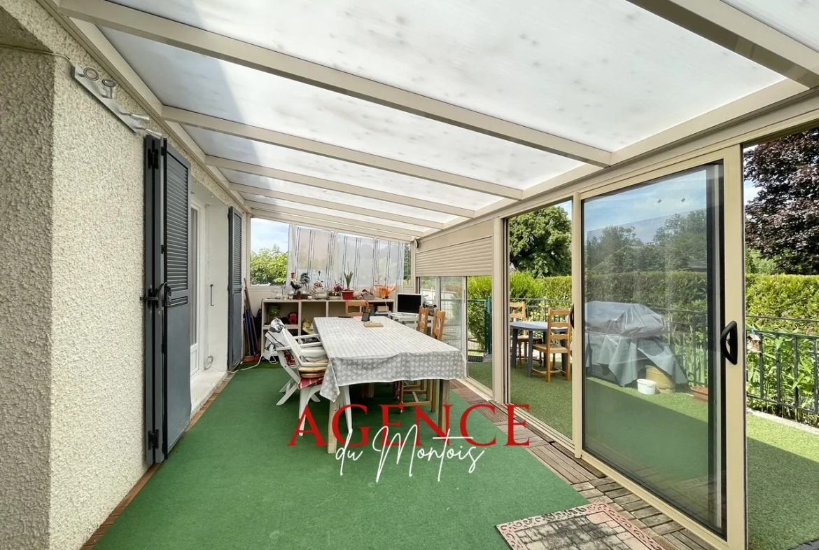 Maison à vendre entre Montereau-sur-Yonne et Bray-sur-Seine, 3 chambres, jardin clos, garage, 1977 