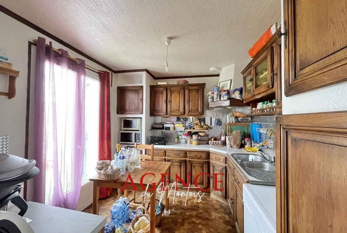 Maison à vendre entre Montereau-sur-Yonne et Bray-sur-Seine, 3 chambres, jardin clos, garage, 1977 