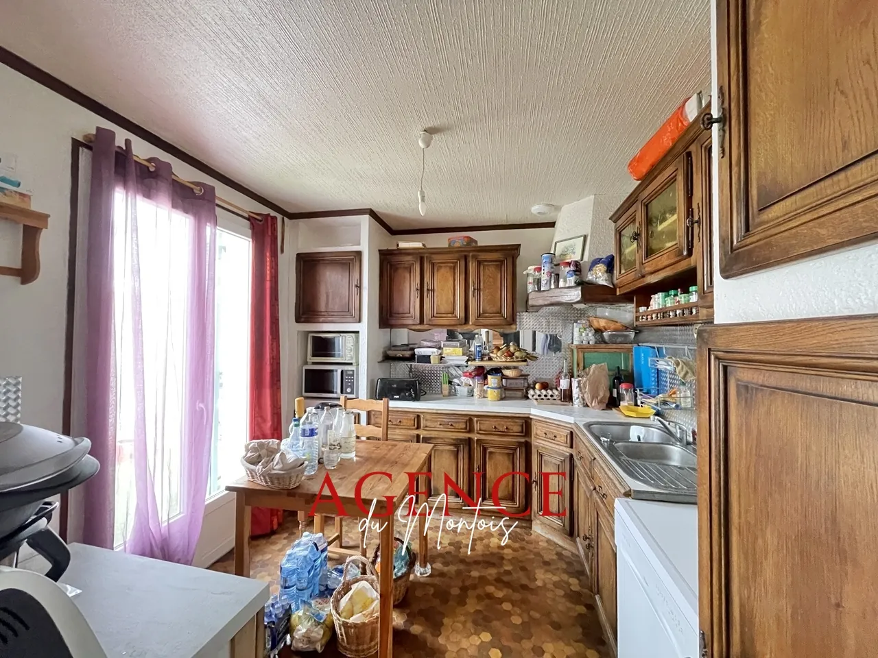 Maison à vendre entre Montereau-sur-Yonne et Bray-sur-Seine, 3 chambres, jardin clos, garage, 1977 