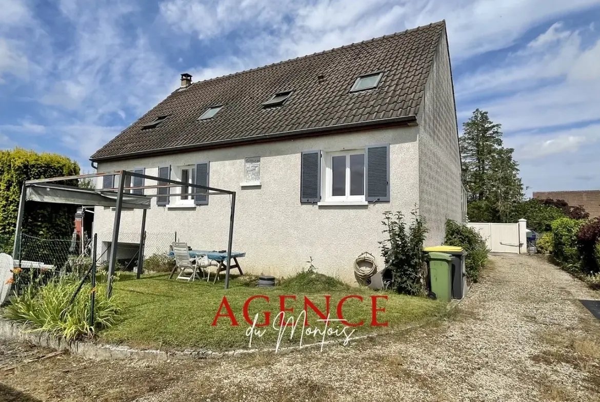 Maison à vendre entre Montereau-sur-Yonne et Bray-sur-Seine, 3 chambres, jardin clos, garage, 1977 