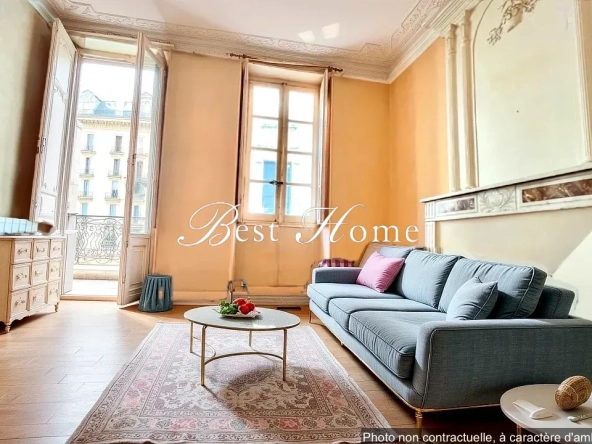 Appartement de 68 m² avec balcon et cave à Nîmes, idéalement situé dans l'écusson