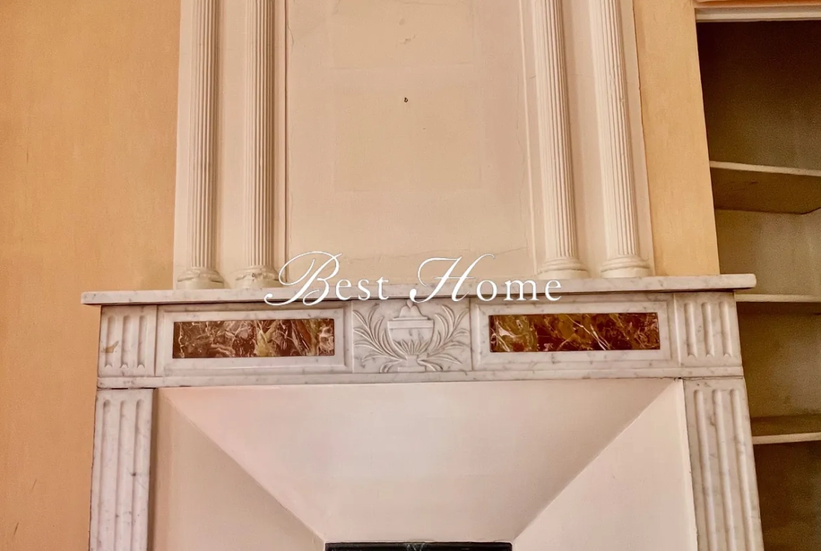 Appartement de 68 m² avec balcon et cave à Nîmes, idéalement situé dans l'écusson 