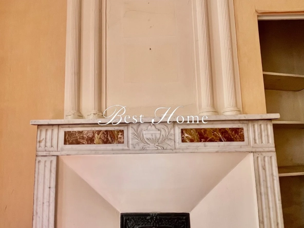 Appartement de 68 m² avec balcon et cave à Nîmes, idéalement situé dans l'écusson 