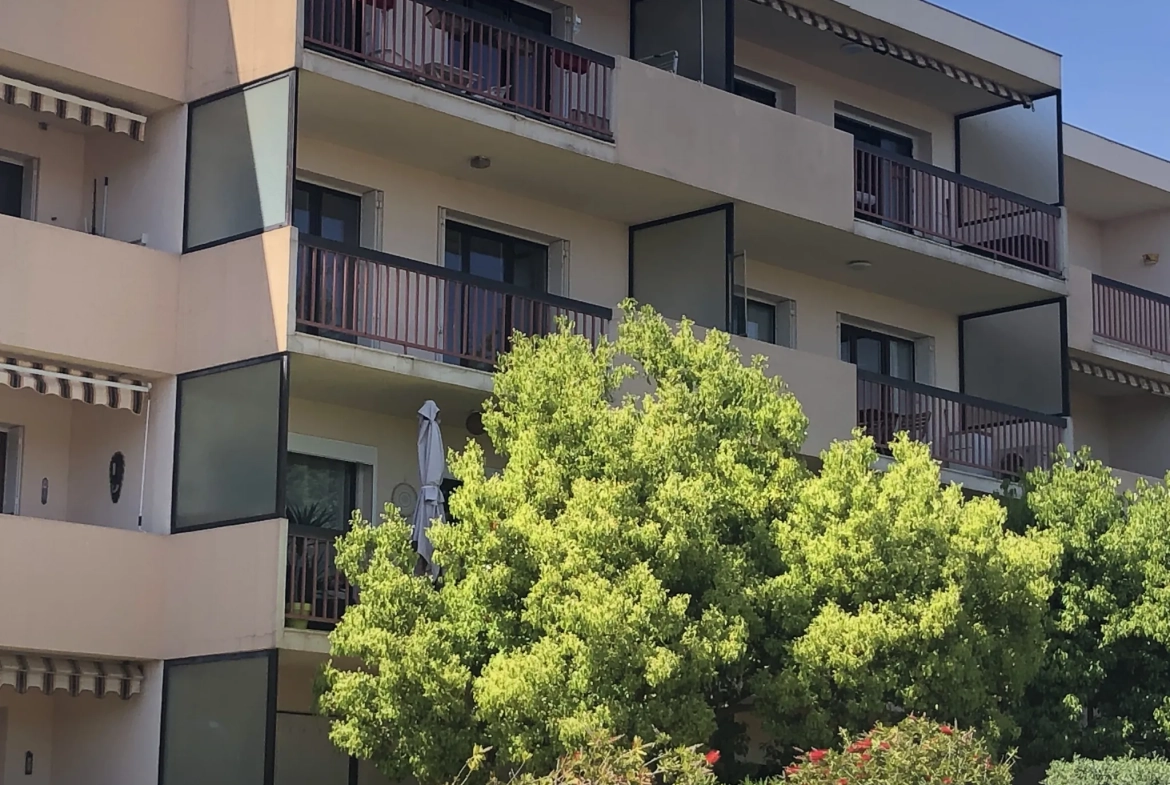 Appartement T2 rénové à Mar Vivo proche plage et amenities à La Seyne-sur-Mer 