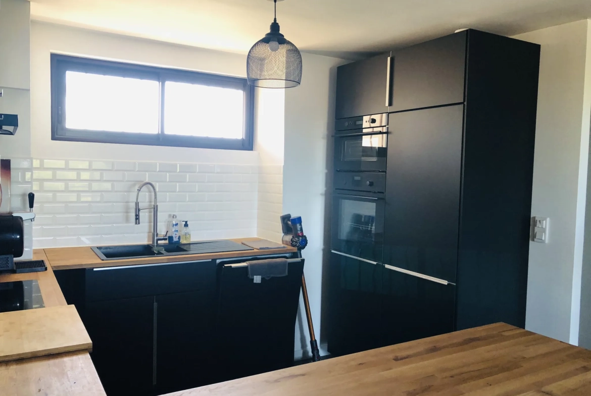 Appartement T2 rénové à Mar Vivo proche plage et amenities à La Seyne-sur-Mer 