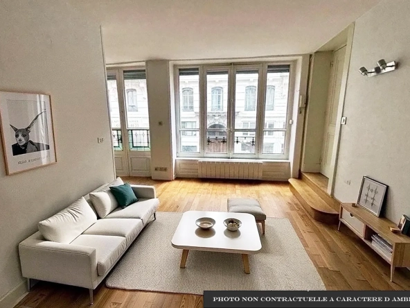 Charmant appartement de 41 m² à Lyon, quartier Sathonay, avec vitraux et parquet d'origine