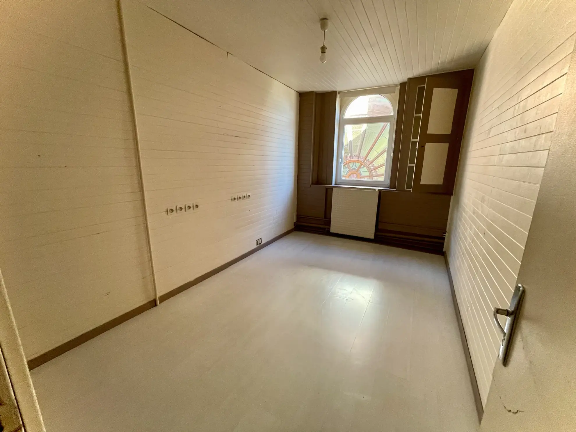 Charmant appartement de 110m² à rénover au centre d’Evian-les-Bains avec 6 chambres 