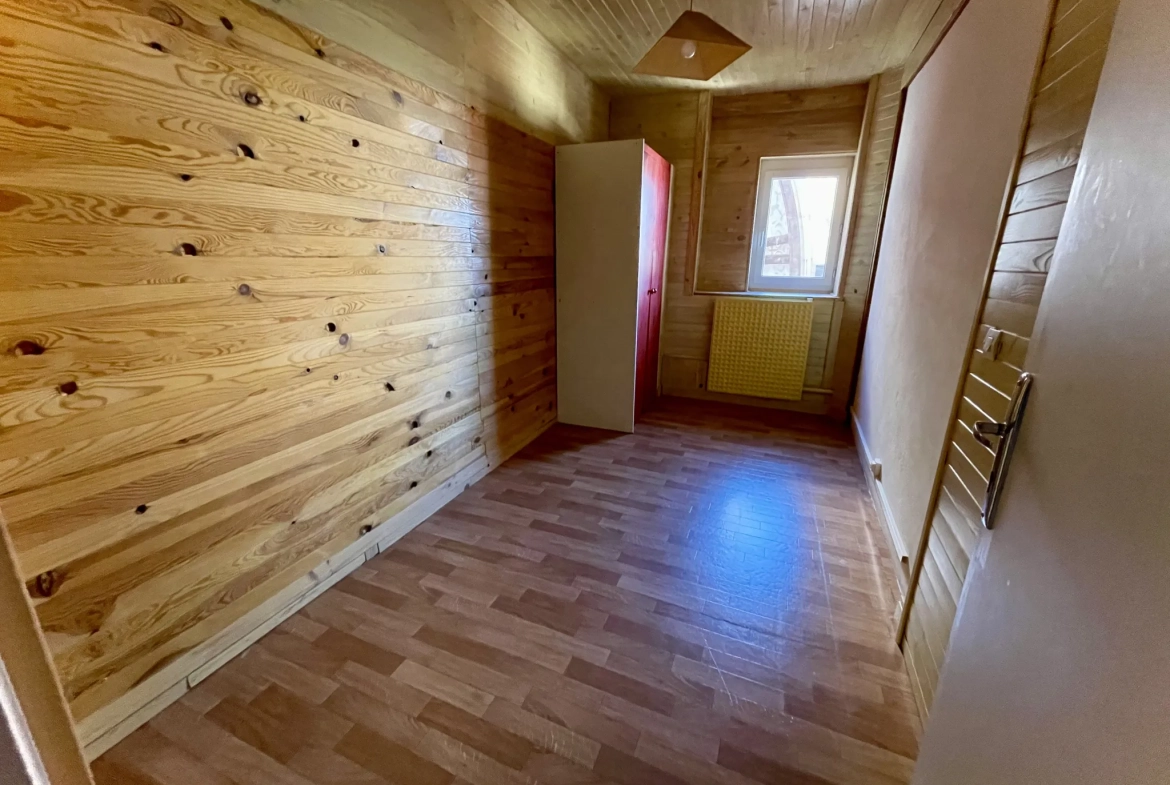 Charmant appartement de 110m² à rénover au centre d’Evian-les-Bains avec 6 chambres 