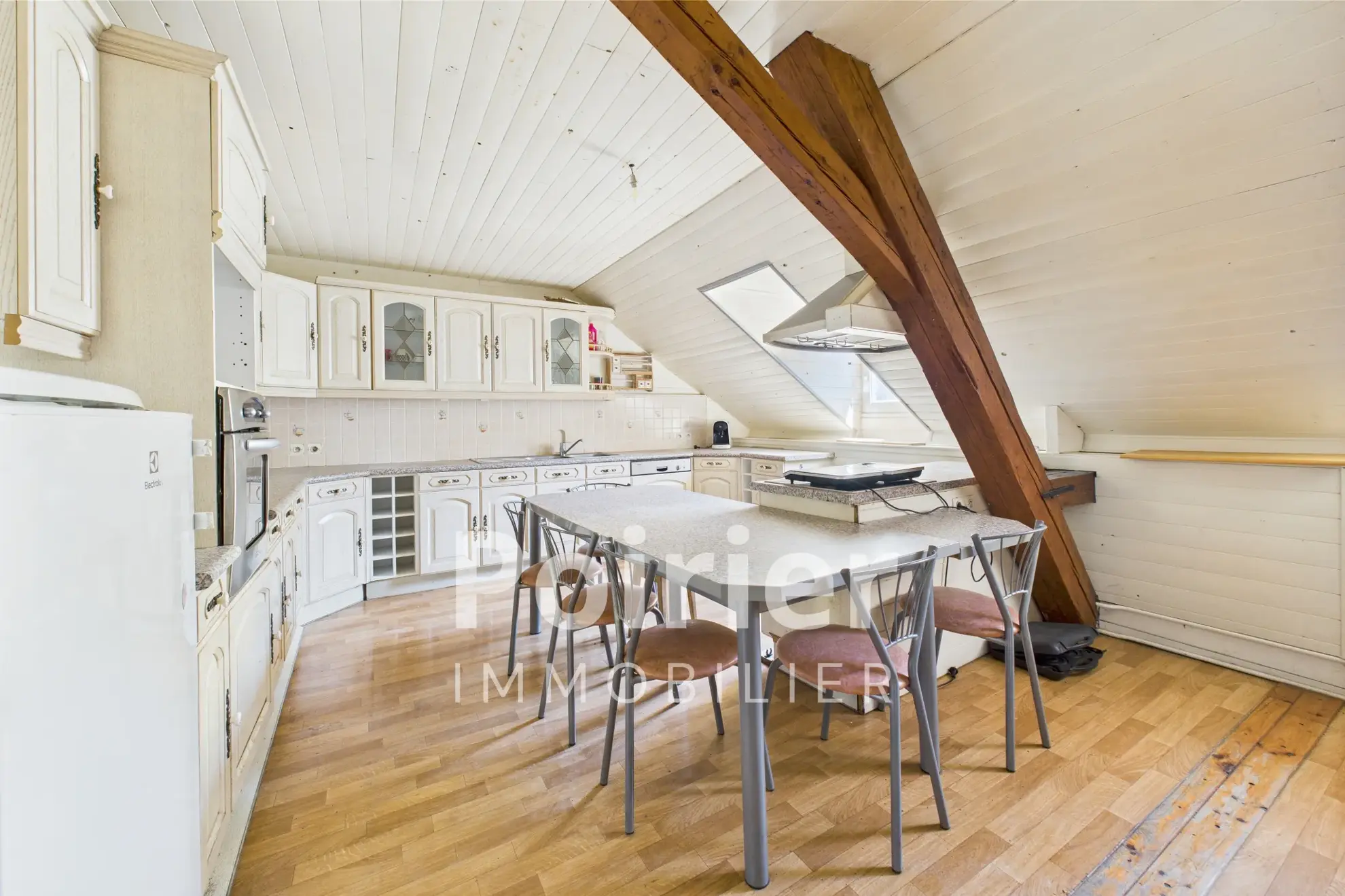Charmant appartement de 110m² à rénover au centre d’Evian-les-Bains avec 6 chambres 