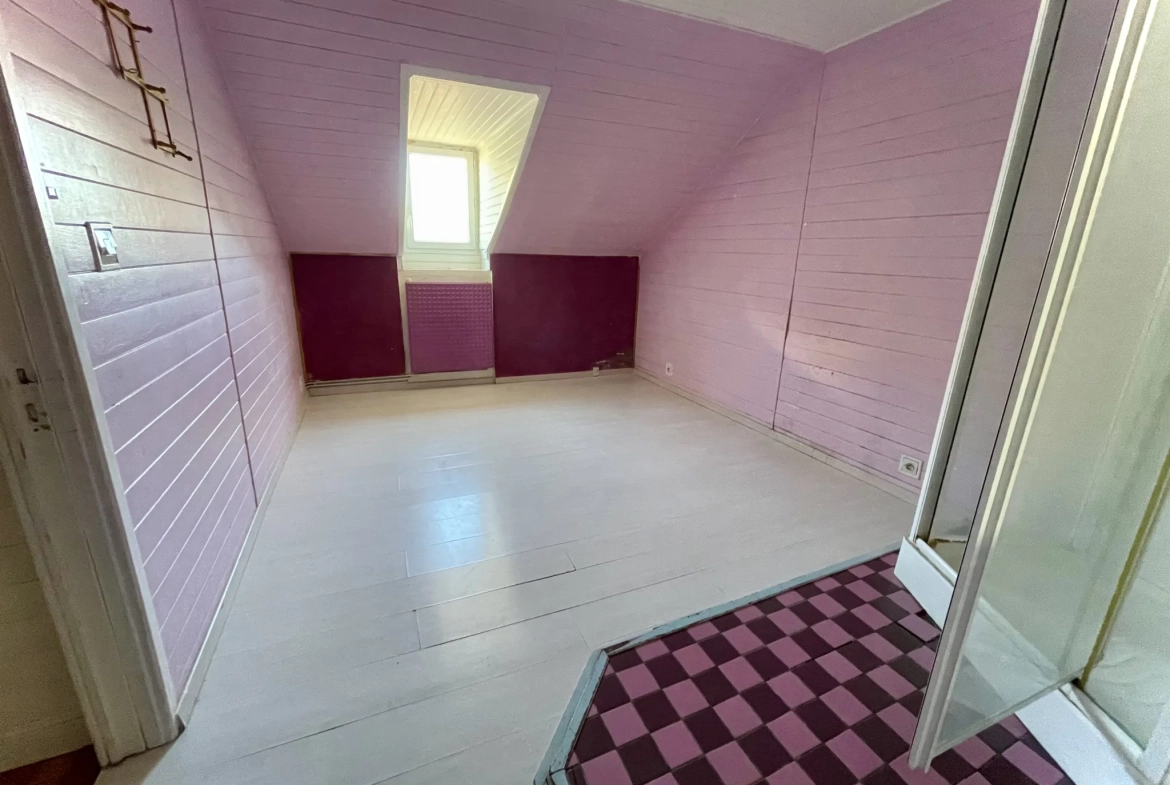 Charmant appartement de 110m² à rénover au centre d’Evian-les-Bains avec 6 chambres 
