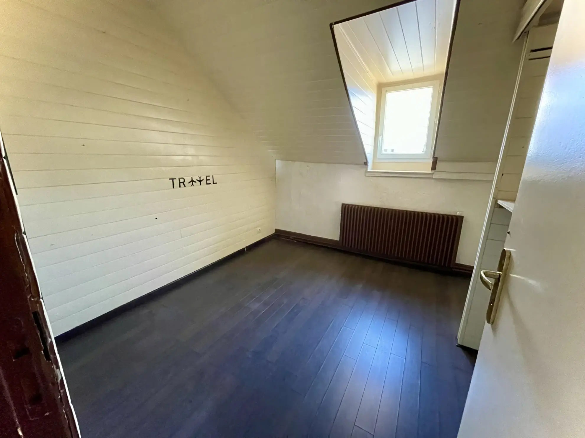 Charmant appartement de 110m² à rénover au centre d’Evian-les-Bains avec 6 chambres 