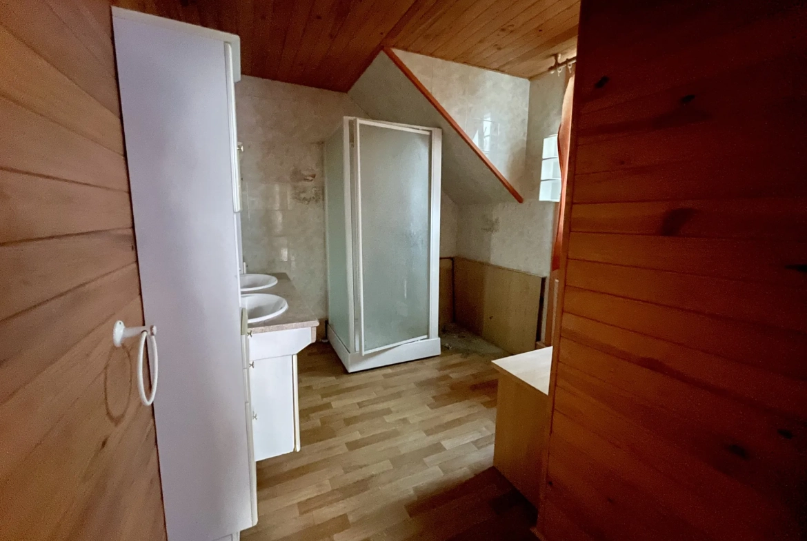 Charmant appartement de 110m² à rénover au centre d’Evian-les-Bains avec 6 chambres 