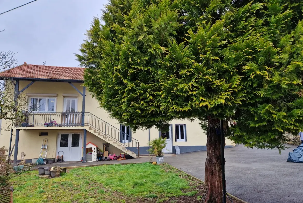 Belle maison de 193 m² avec terrain de 13426 m² proche d'Épinac 