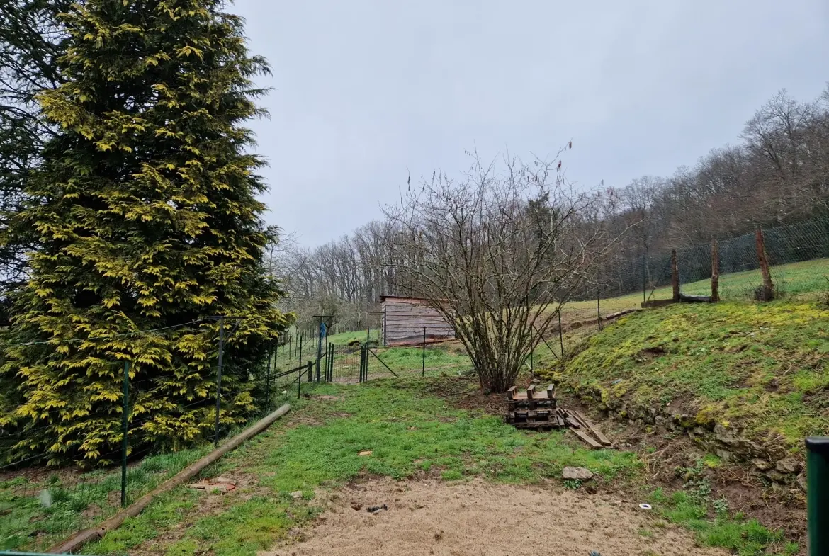 Belle maison de 193 m² avec terrain de 13426 m² proche d'Épinac 
