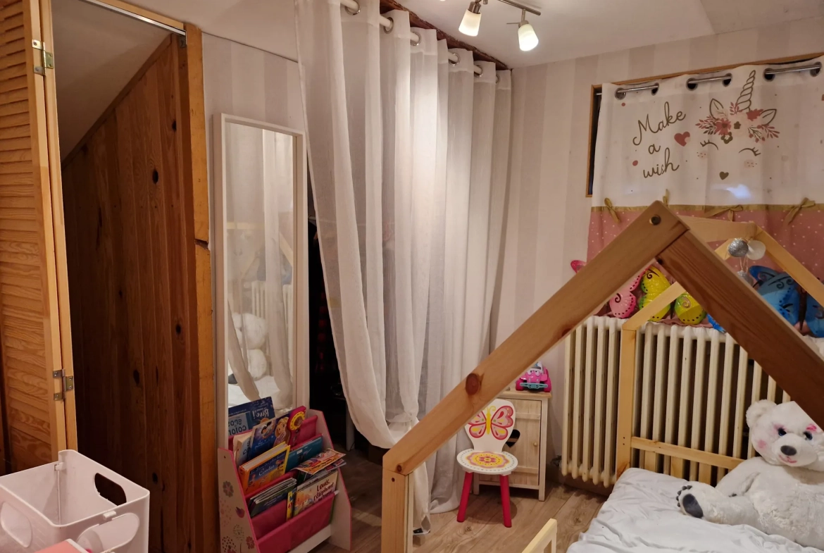 Belle maison de 193 m² avec terrain de 13426 m² proche d'Épinac 