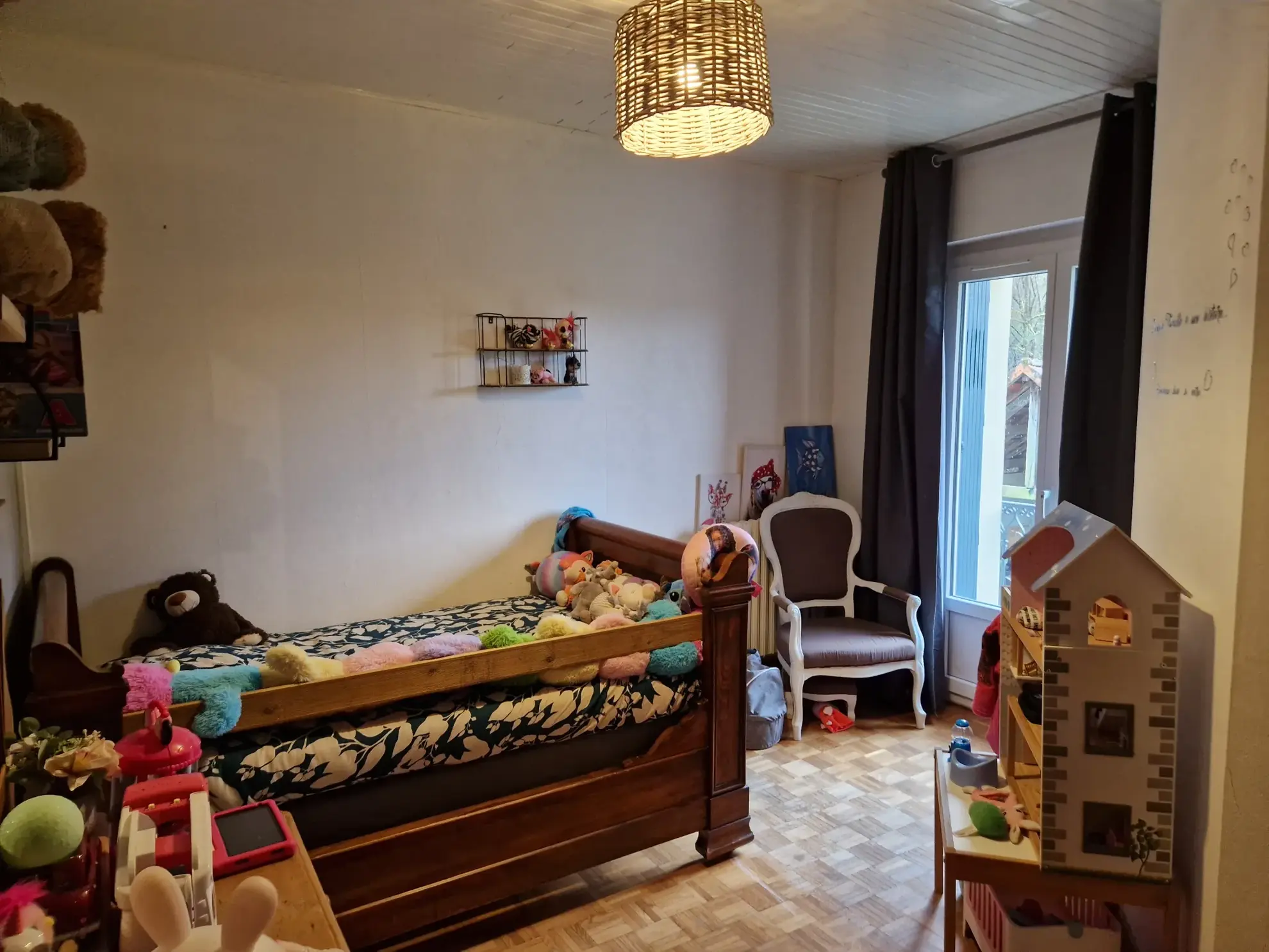 Belle maison de 193 m² avec terrain de 13426 m² proche d'Épinac 