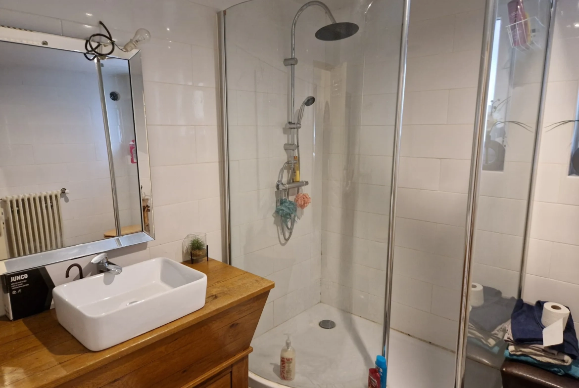 Belle maison de 193 m² avec terrain de 13426 m² proche d'Épinac 