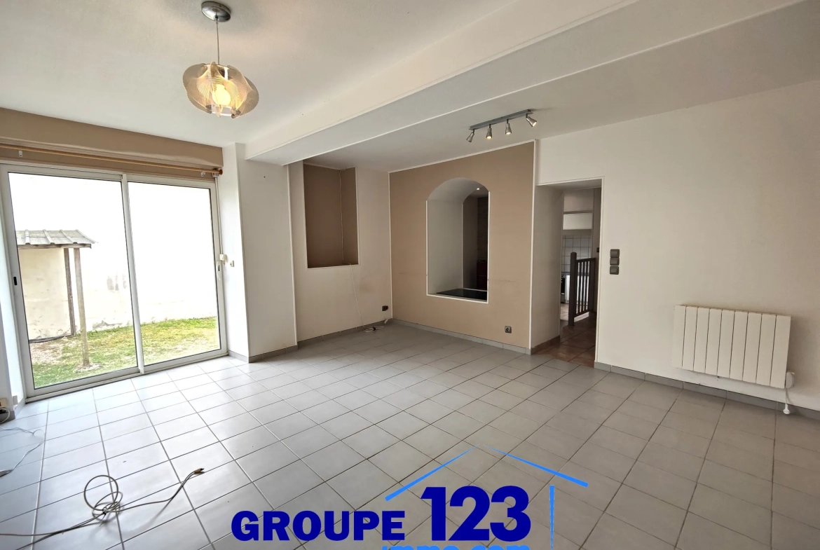 Maison avec dépendance à vendre à Ormoy en Yonne, 85m² avec garage et toit-terrasse 