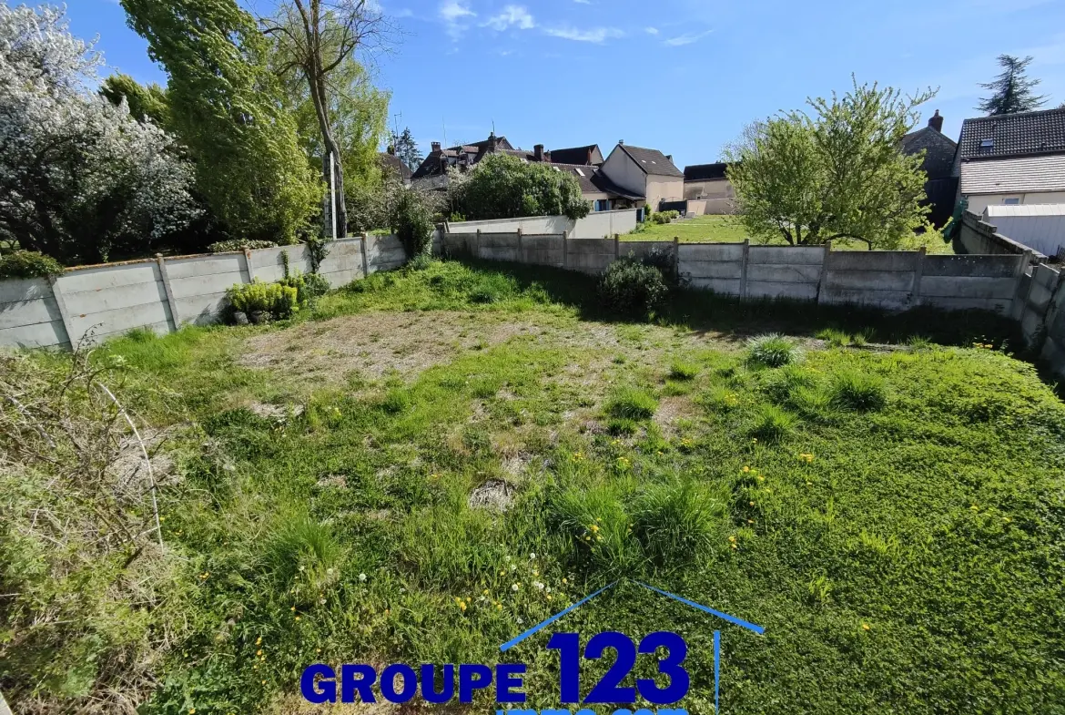 Maison avec dépendance à vendre à Ormoy en Yonne, 85m² avec garage et toit-terrasse 