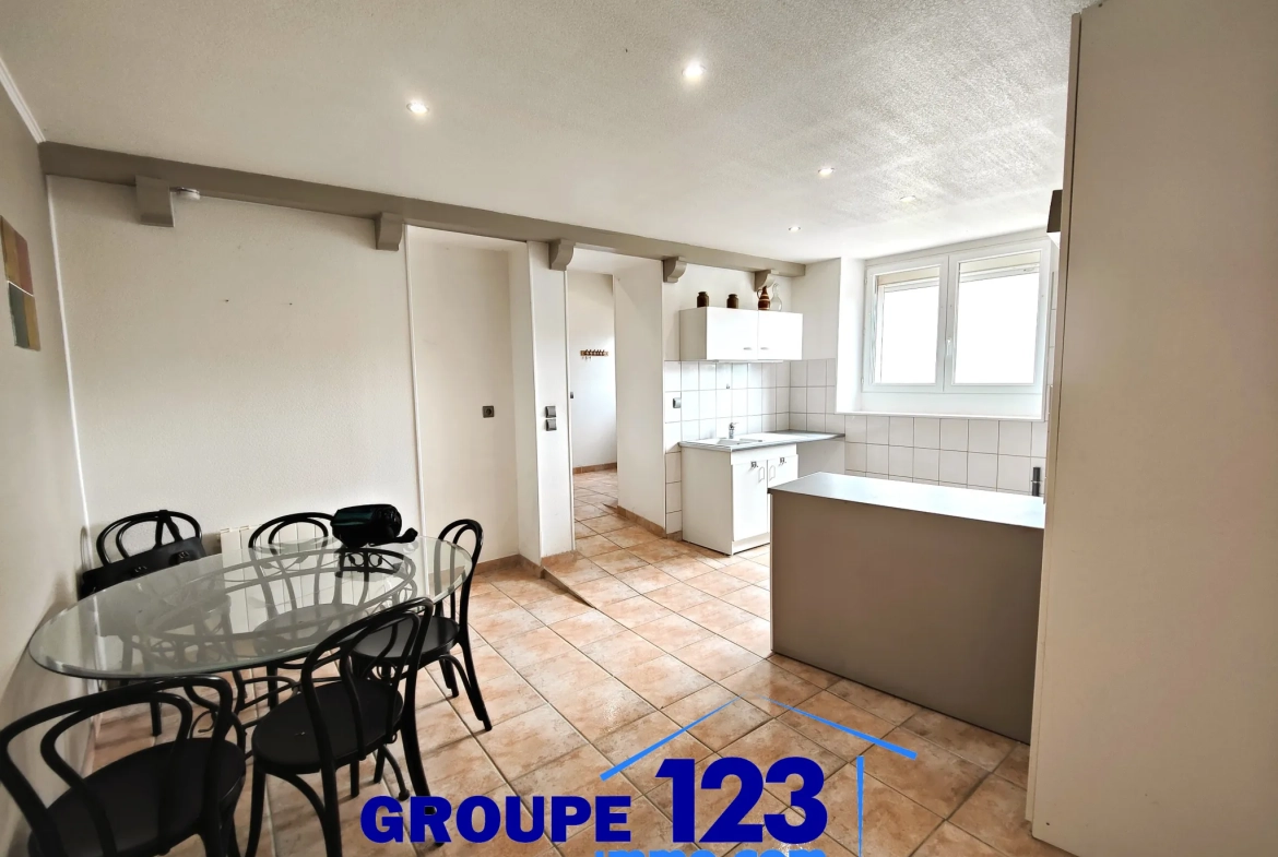 Maison avec dépendance à vendre à Ormoy en Yonne, 85m² avec garage et toit-terrasse 