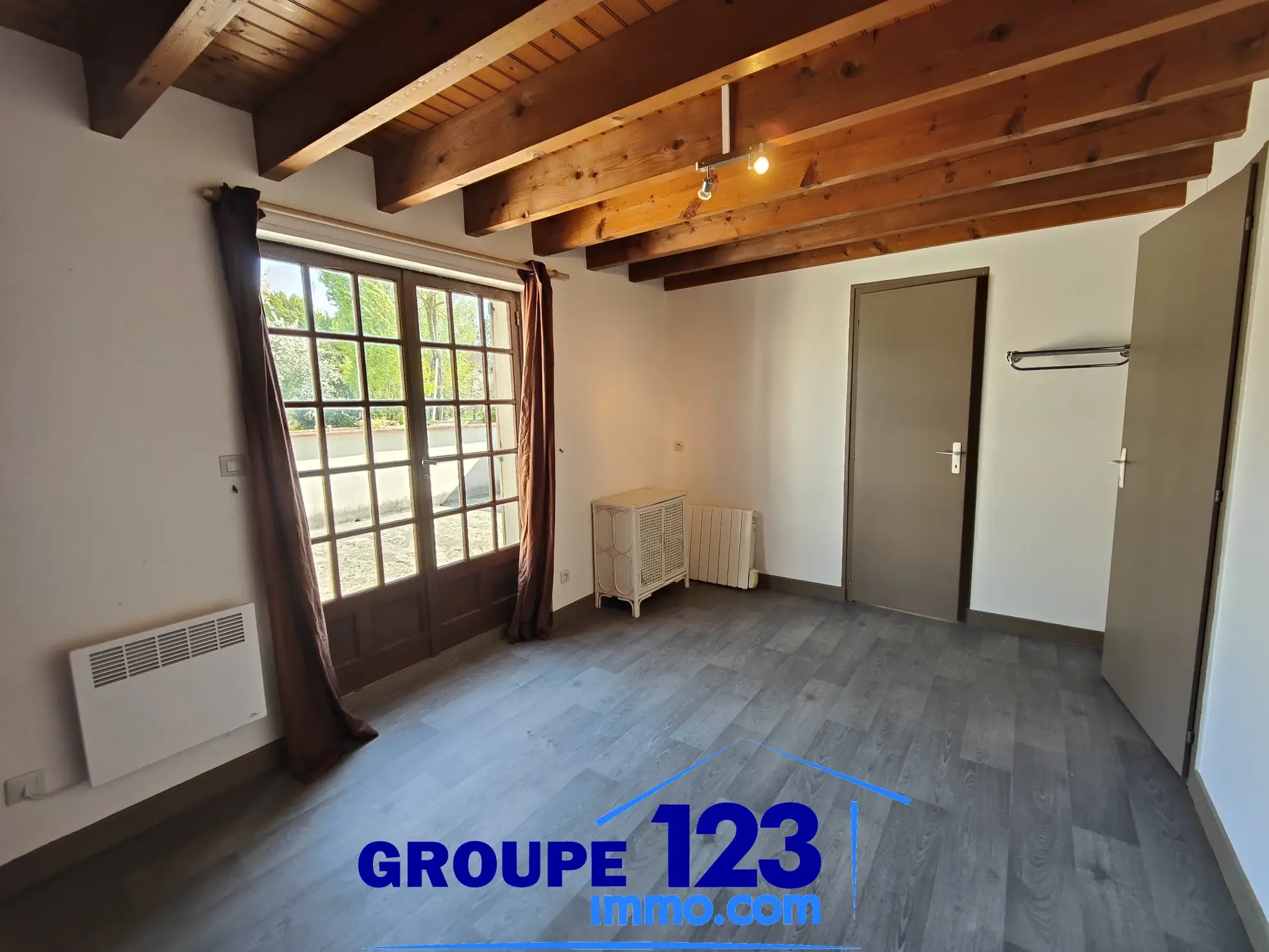 Maison avec dépendance à vendre à Ormoy en Yonne, 85m² avec garage et toit-terrasse 