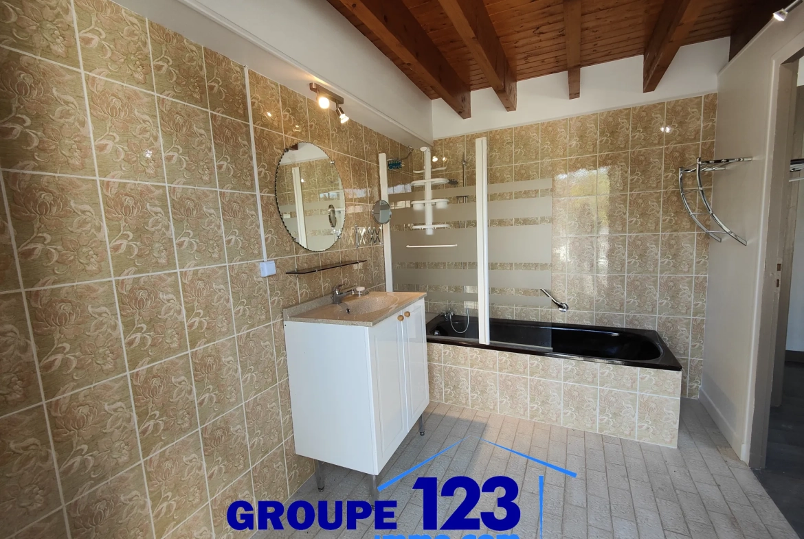 Maison avec dépendance à vendre à Ormoy en Yonne, 85m² avec garage et toit-terrasse 