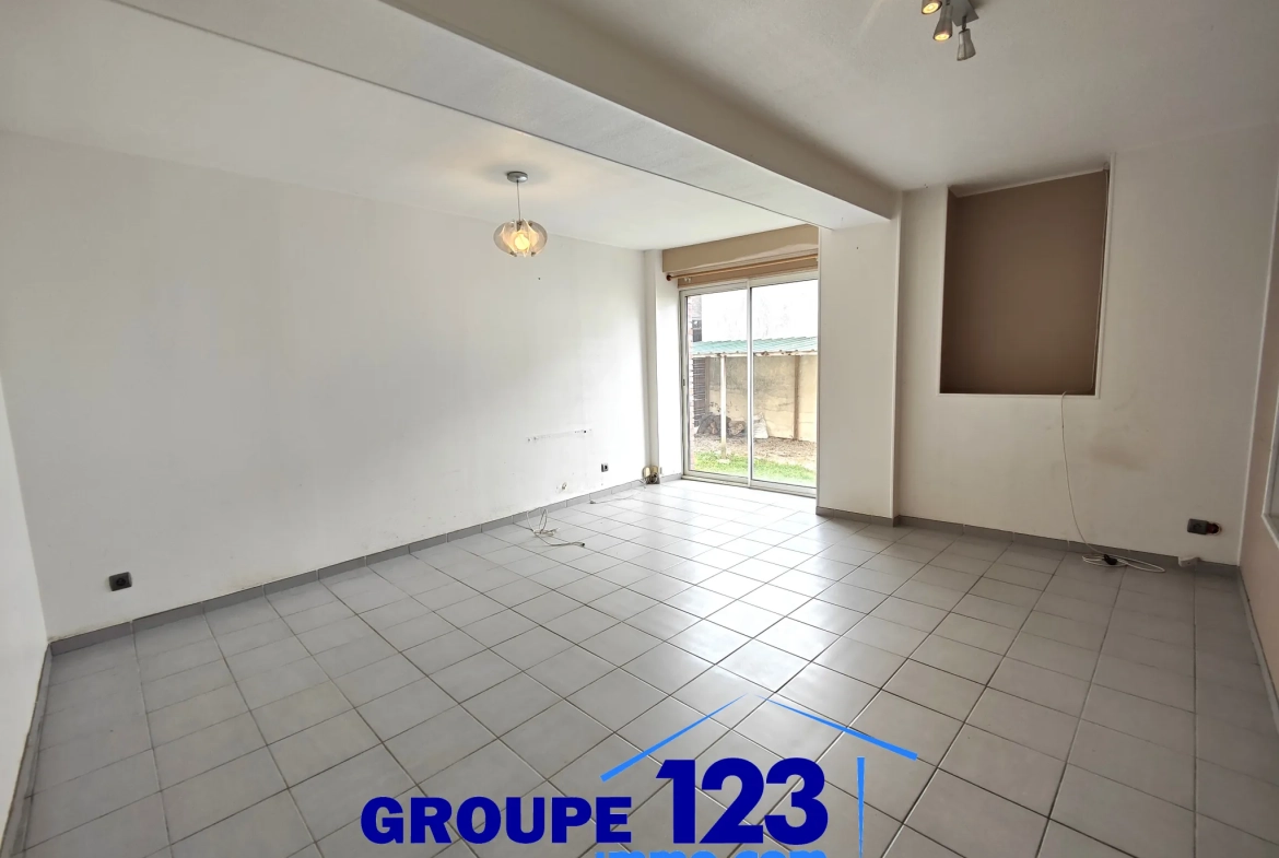 Maison avec dépendance à vendre à Ormoy en Yonne, 85m² avec garage et toit-terrasse 