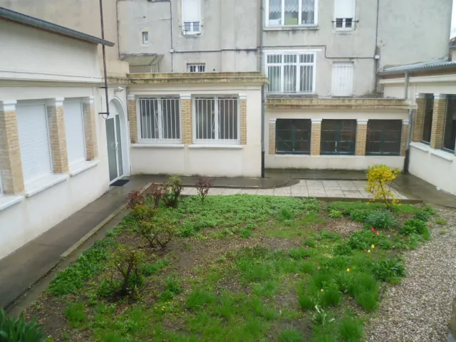 Appartement 3 pièces avec terrasse à Nancy proche gare et campus 