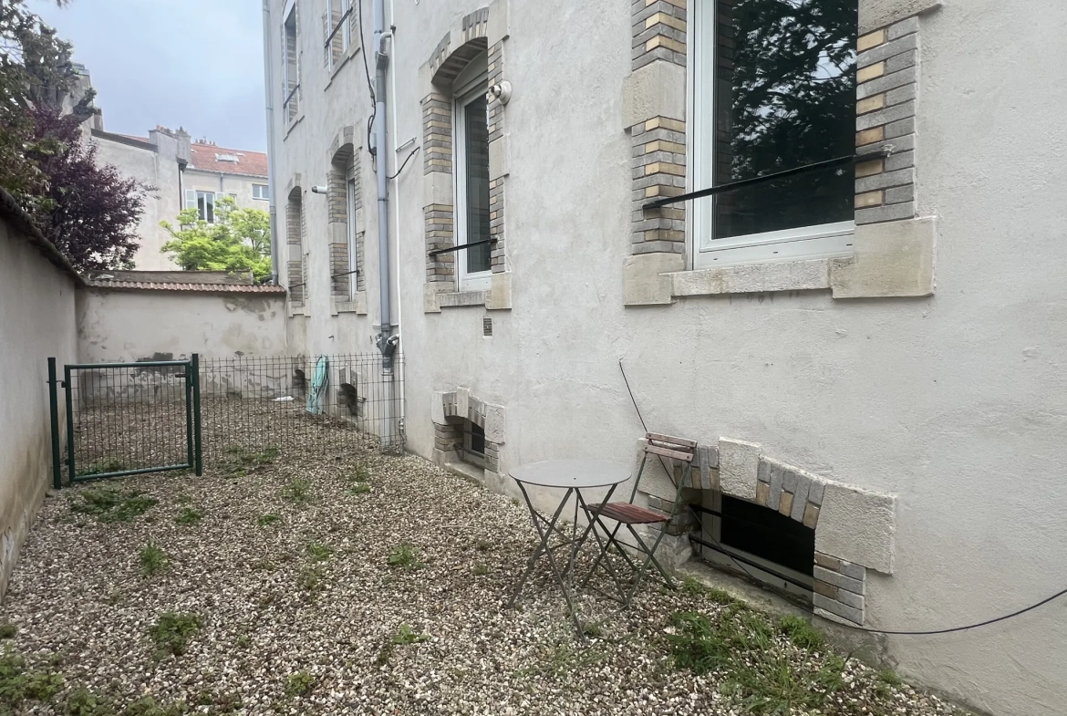 Appartement 3 pièces avec terrasse à Nancy proche gare et campus 