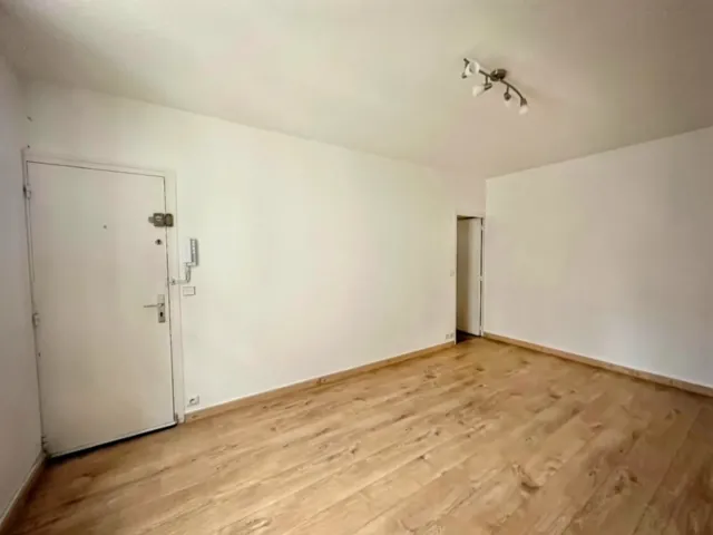 Appartement de 29,8 m² à Saint-Germain-en-Laye - Petite surface dans immeuble historique 