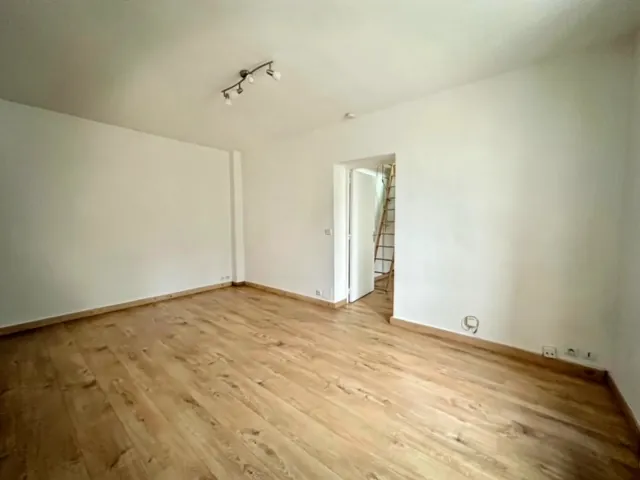 Appartement de 29,8 m² à Saint-Germain-en-Laye - Petite surface dans immeuble historique 