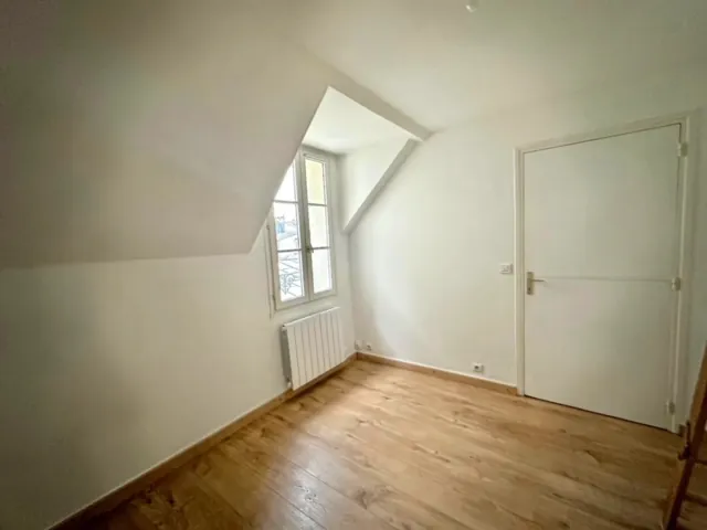 Appartement de 29,8 m² à Saint-Germain-en-Laye - Petite surface dans immeuble historique 