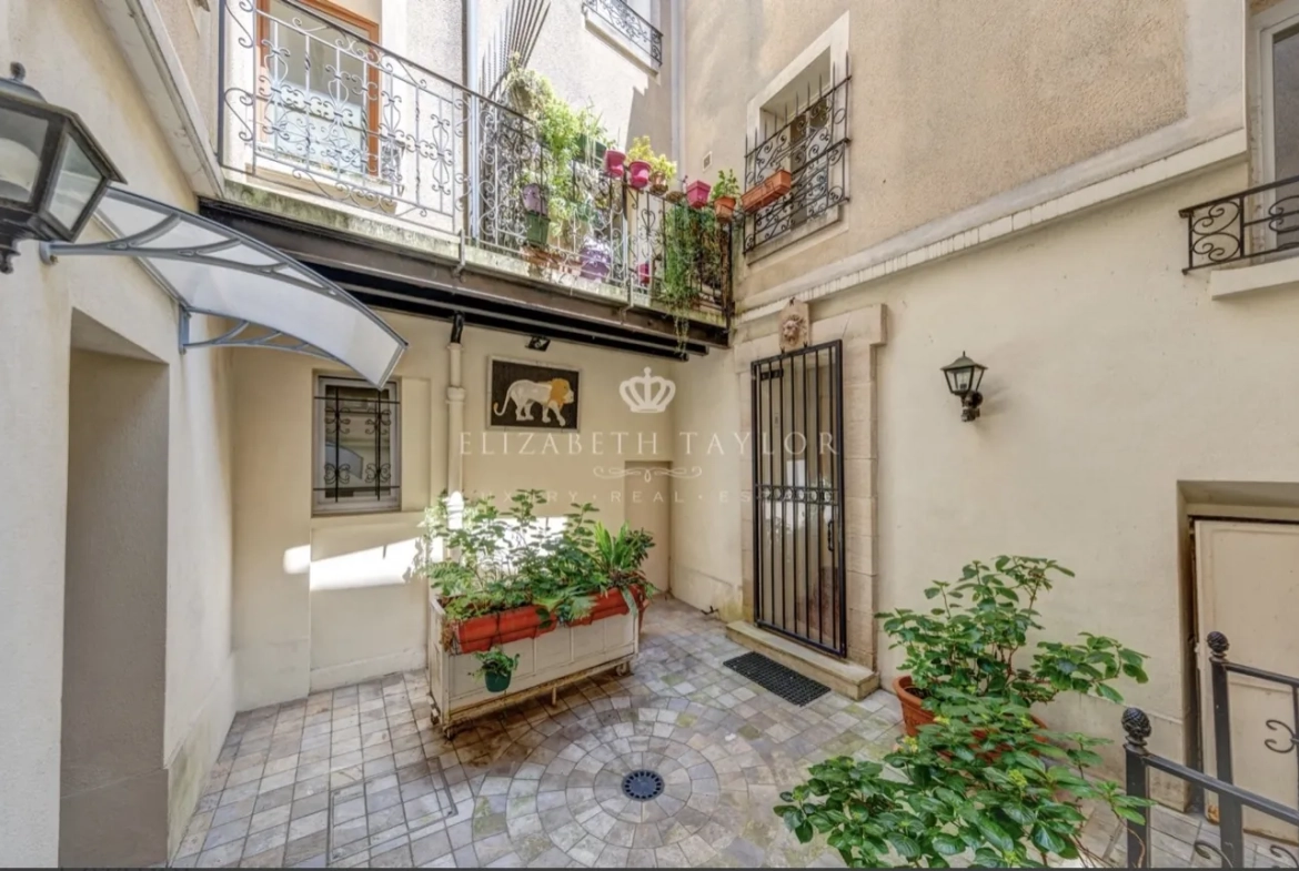 Appartement de 29,8 m² à Saint-Germain-en-Laye - Petite surface dans immeuble historique 