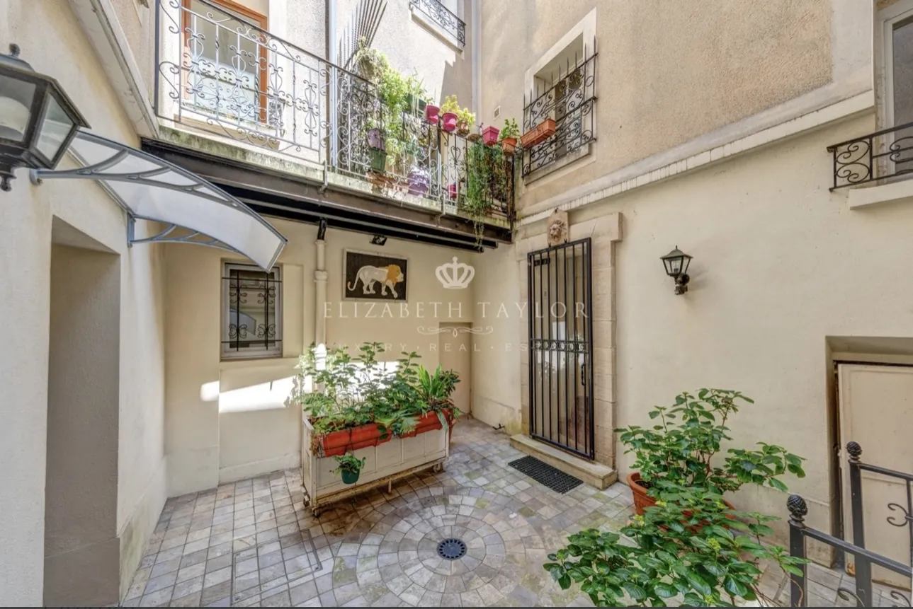 Appartement de 29,8 m² à Saint-Germain-en-Laye - Petite surface dans immeuble historique 
