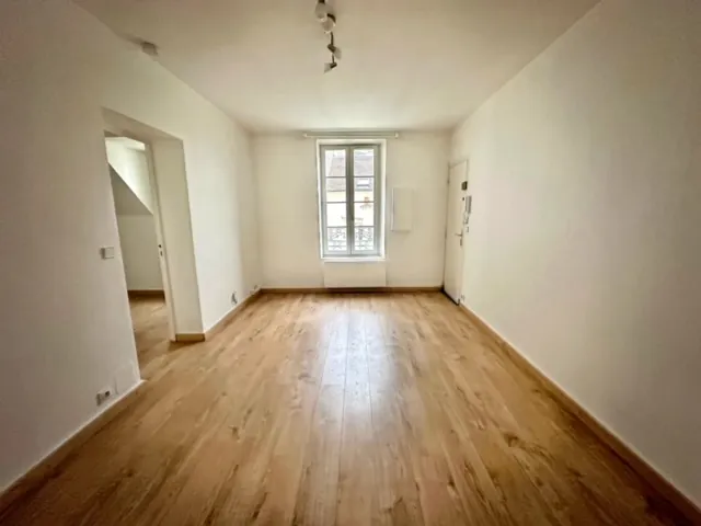 Appartement de 29,8 m² à Saint-Germain-en-Laye - Petite surface dans immeuble historique 