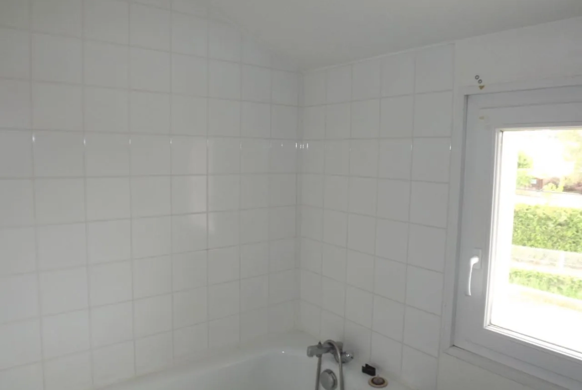 Maison de 85 m² à Artaix avec jardin privé et garage, louée depuis mars 2024 
