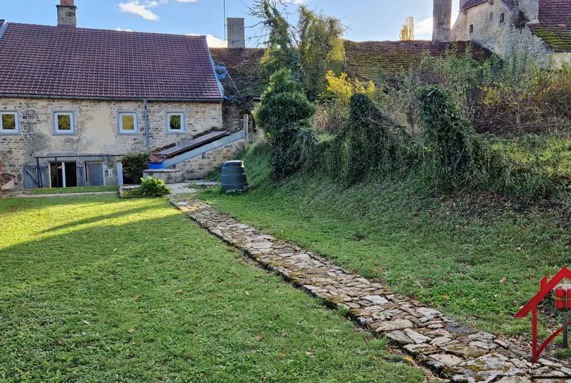 Maison authentique du XVIIIe siècle à Laneuvelle, charme et tranquillité 