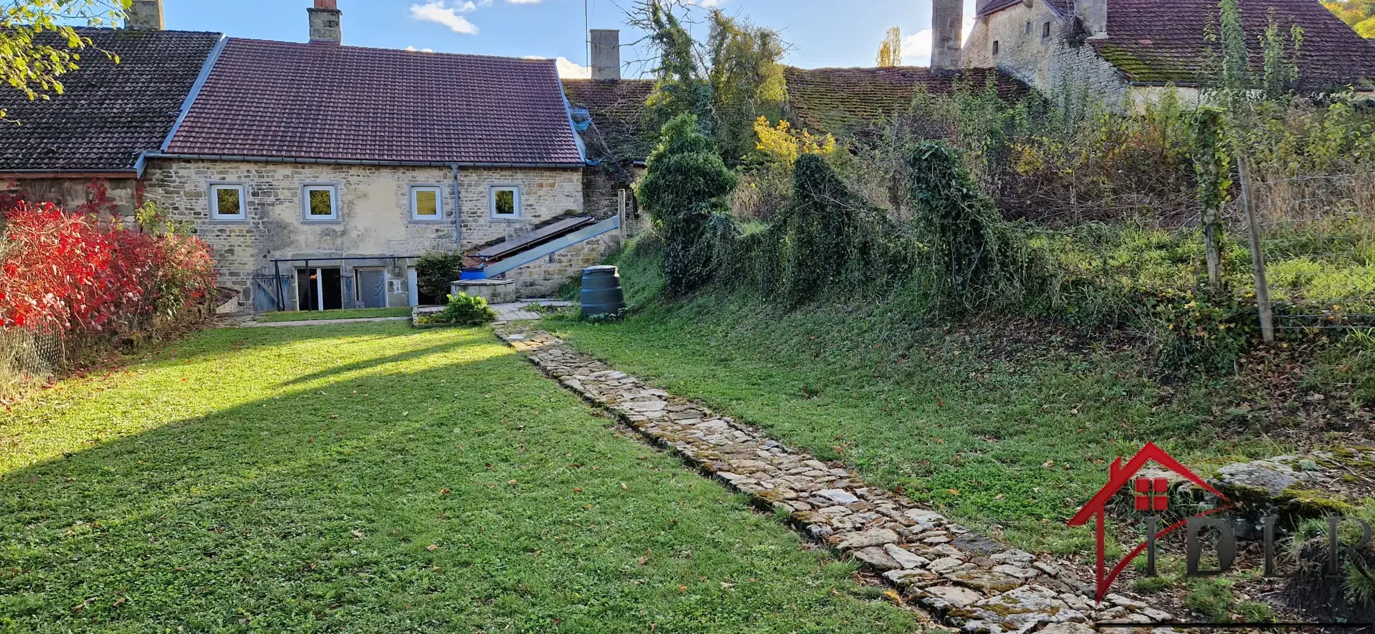 Maison authentique du XVIIIe siècle à Laneuvelle, charme et tranquillité 