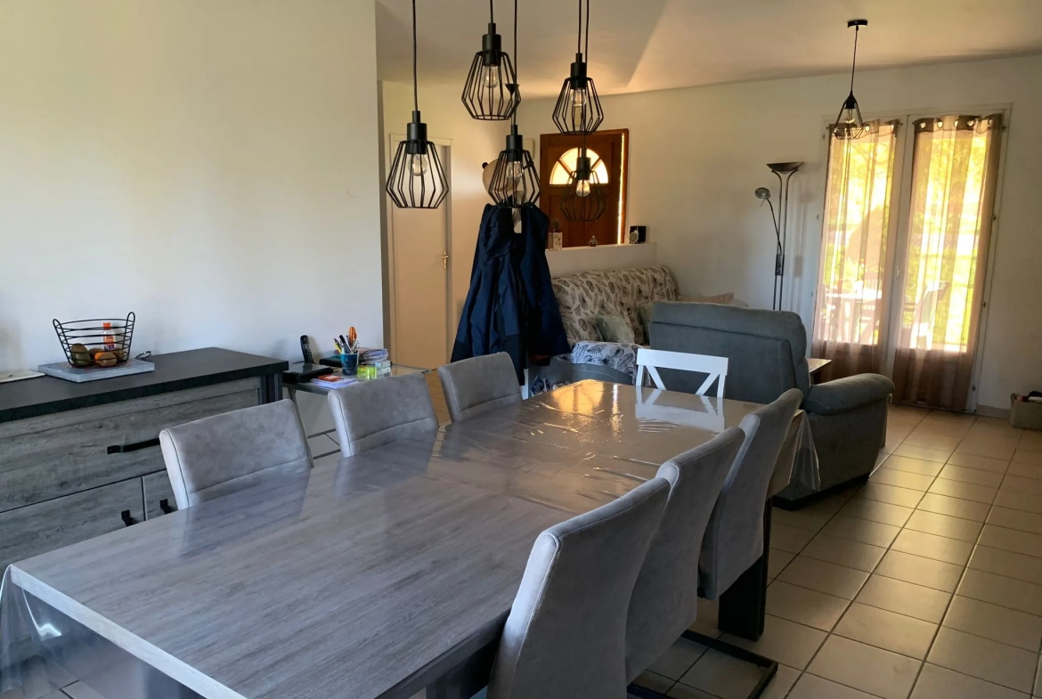 Maison traditionnelle de 89 m² avec jardin et garage à Sauveterre de Guyenne 