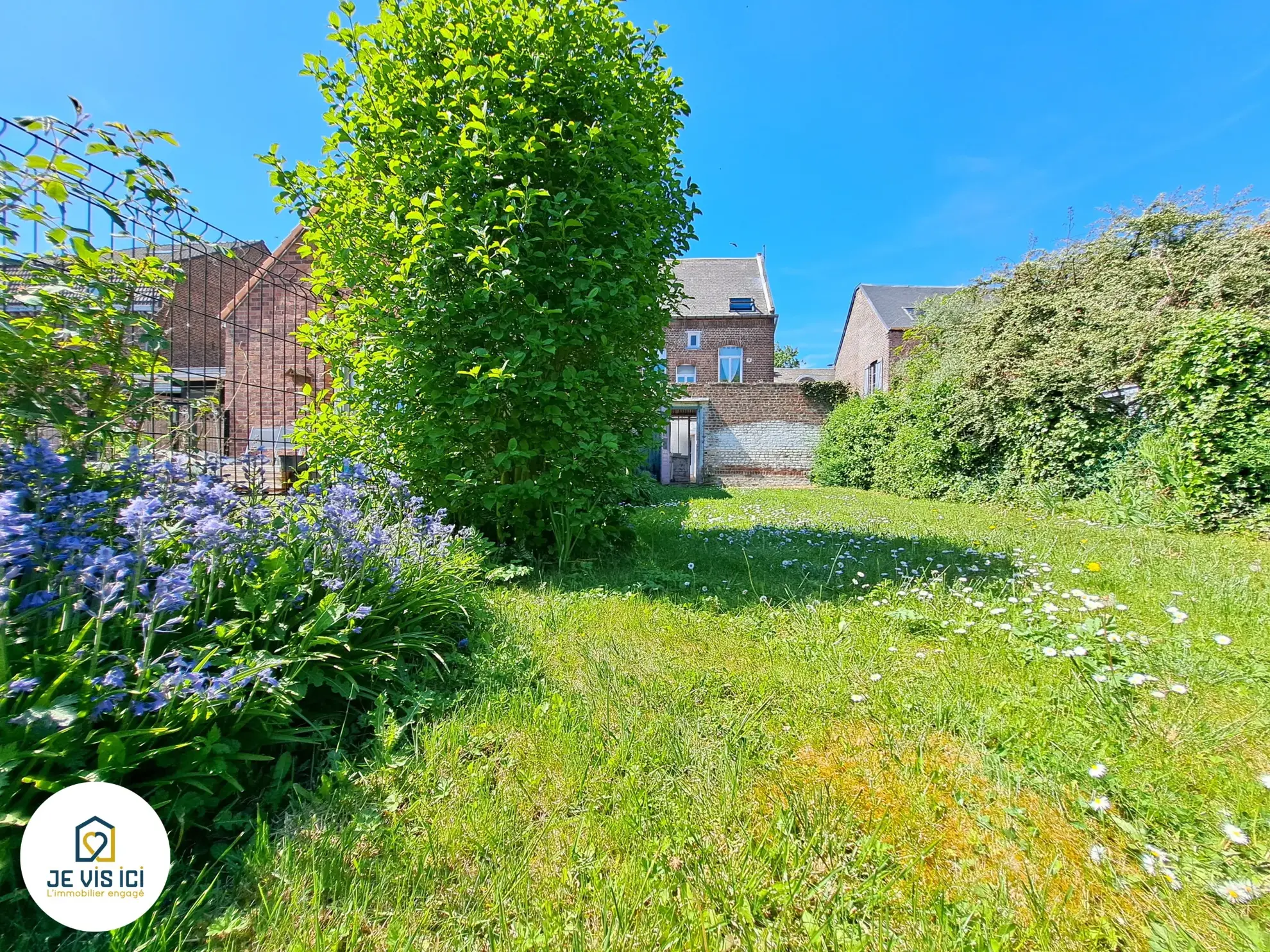Maison semi-individuelle à Locon près de Béthune avec garage et jardin 
