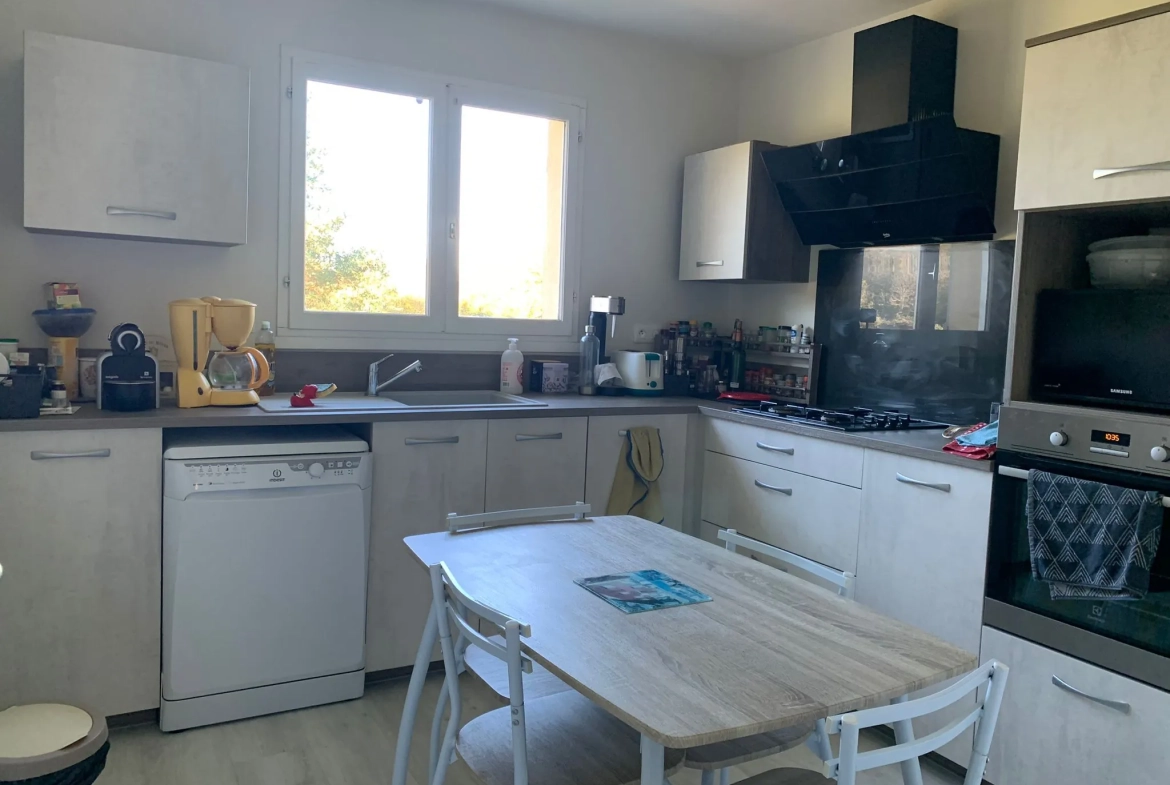 Maison traditionnelle de 89 m² avec jardin et garage à Sauveterre de Guyenne 