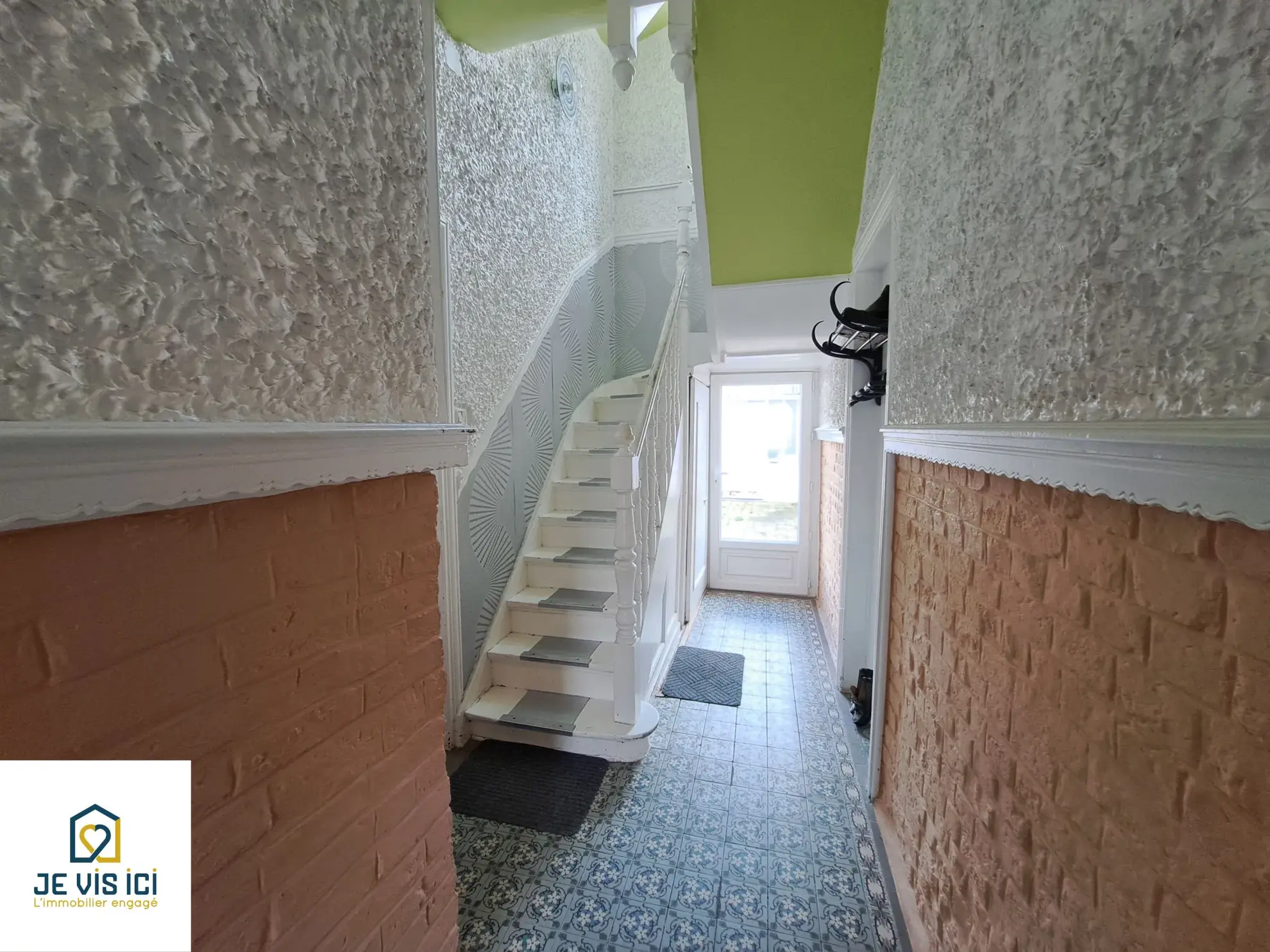 Maison semi-individuelle à Locon près de Béthune avec garage et jardin 