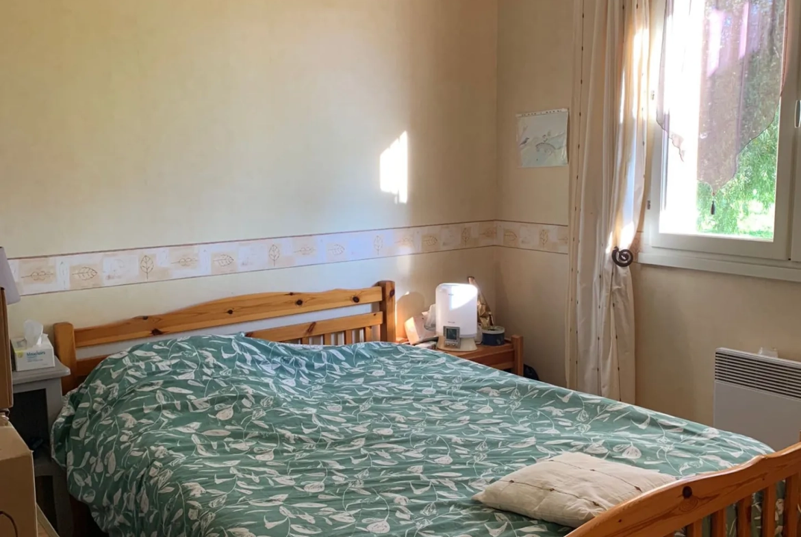 Maison traditionnelle de 89 m² avec jardin et garage à Sauveterre de Guyenne 