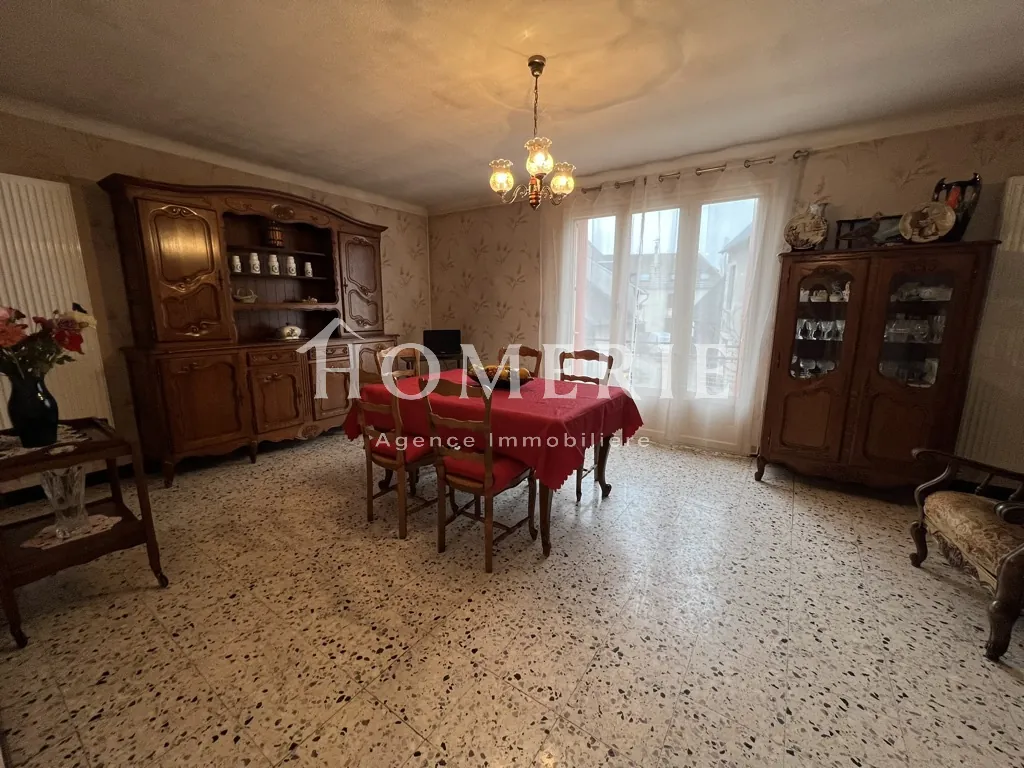 Maison familiale de 138 m² au cœur de Savigny en Sancerre dans un village attractif 