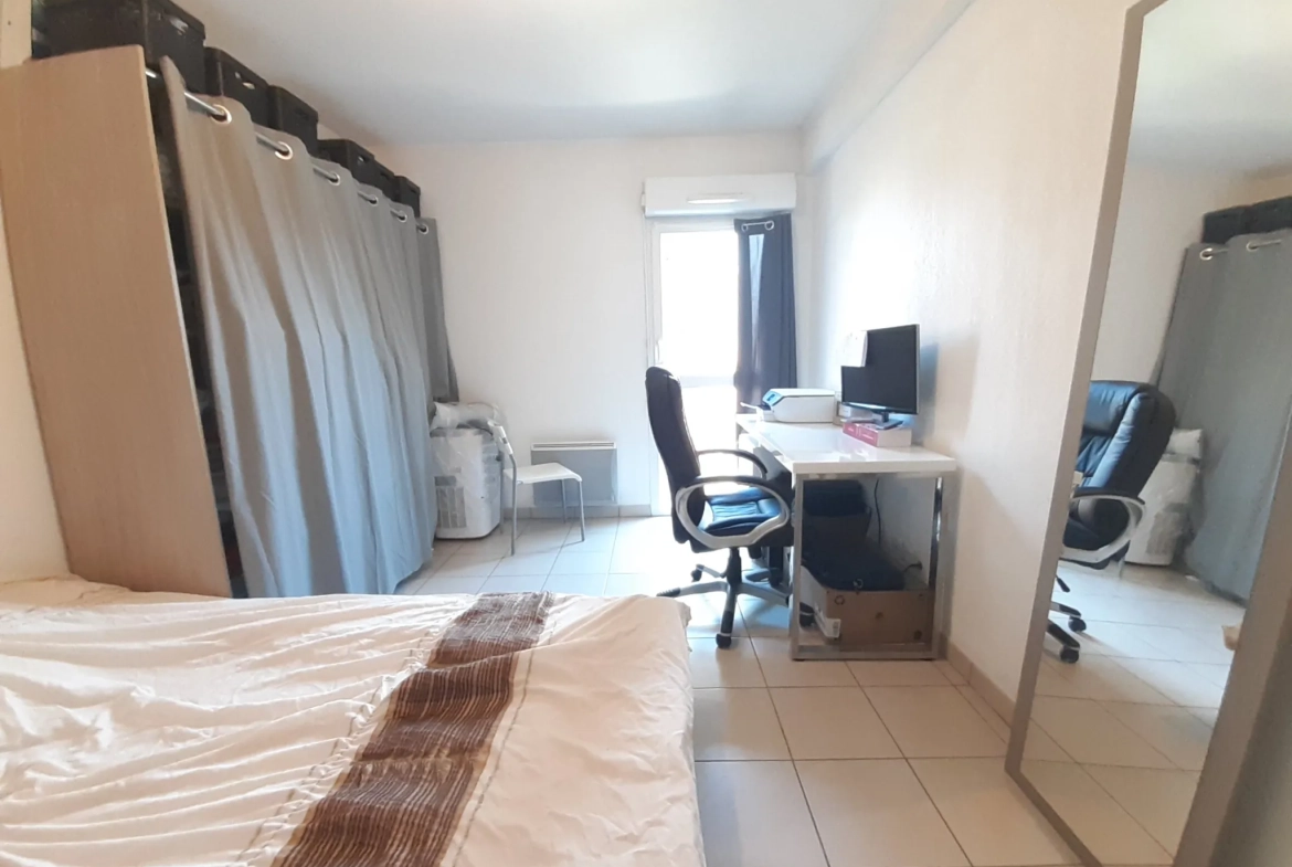 Appartement T3 avec terrasse et stationnement à Perpignan, idéalement situé 