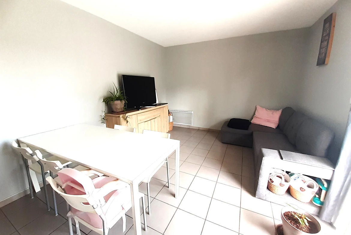 Appartement T3 avec terrasse et stationnement à Perpignan, idéalement situé 